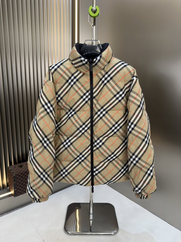 バーバリー「Burberry」25FW リバーシブル ダウンジャケット