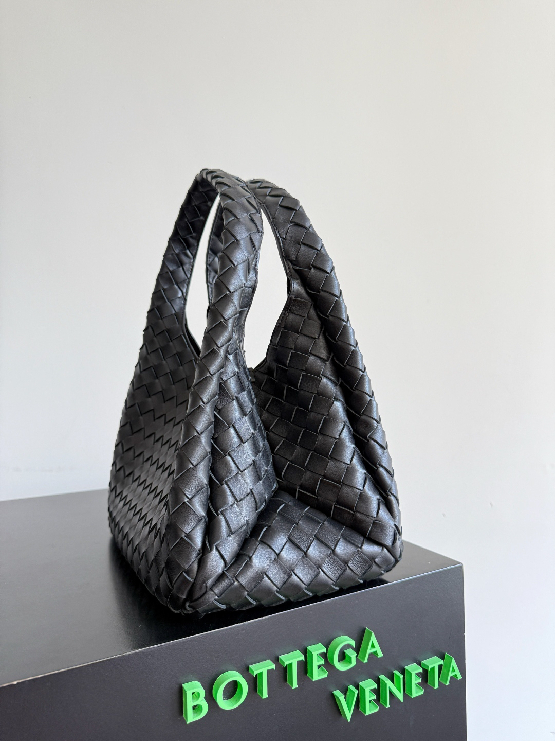 ボッテガ・ヴェネタ「Bottega Veneta」Campana ショルダーバッグ