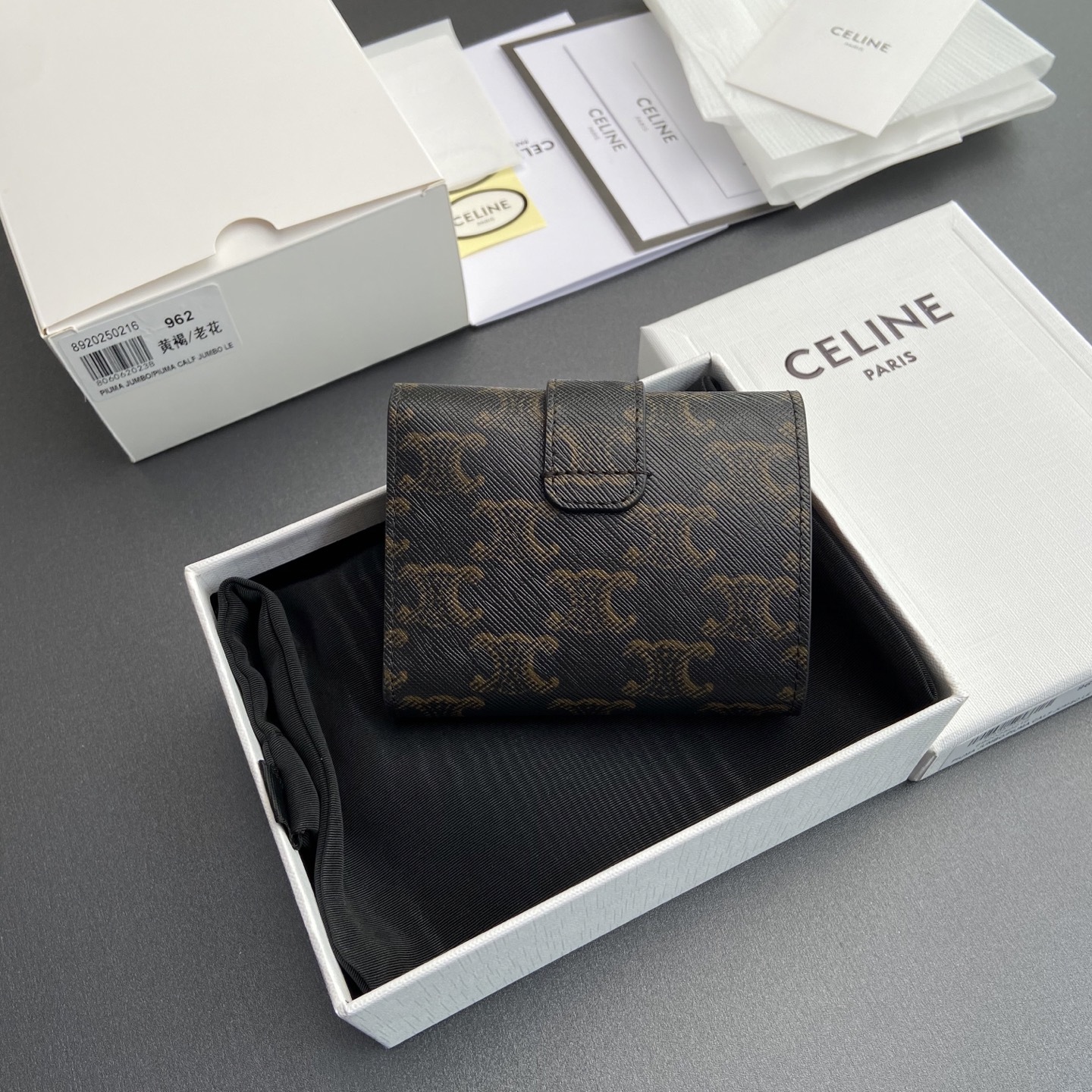 セリーヌ「Celine」TRIOMPHE レザーモノグラム ショートウォレット