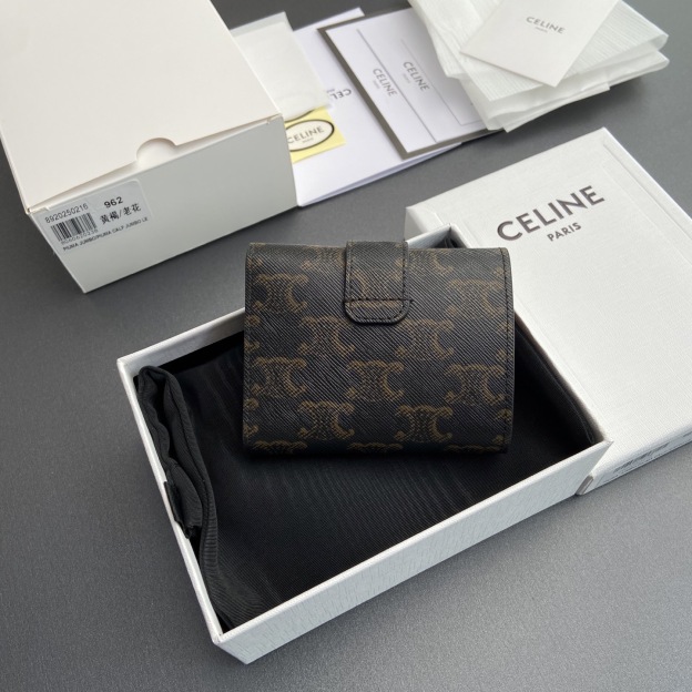 セリーヌ「Celine」TRIOMPHE レザーモノグラム ショートウォレット