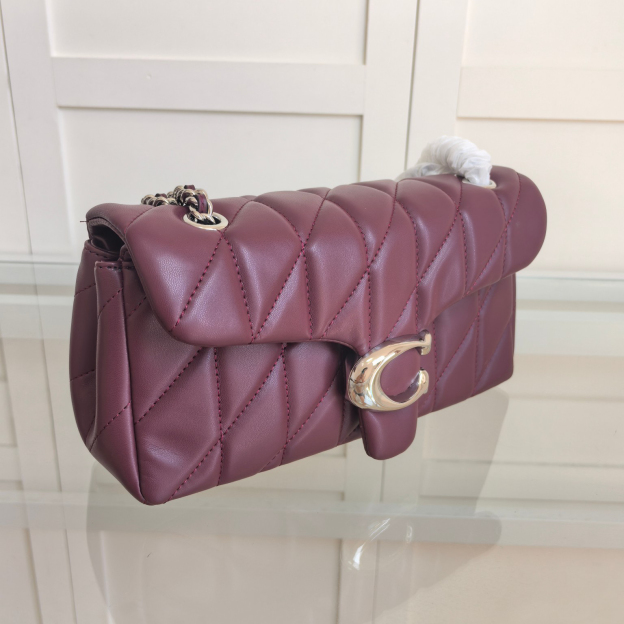 コーチ「Coach」TABBY 26 チェーンショルダーバッグ