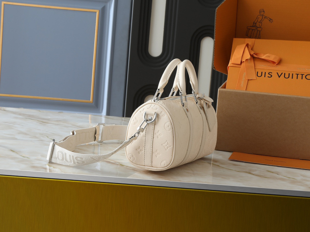 ルイ・ヴィトン キーポル･バンドリエール 25