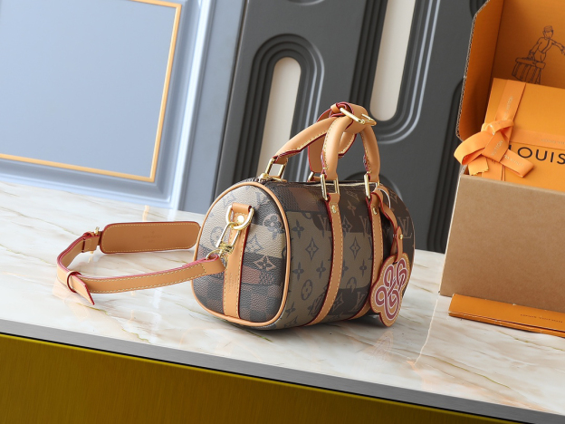 ルイ・ヴィトン キーポル･バンドリエール 25