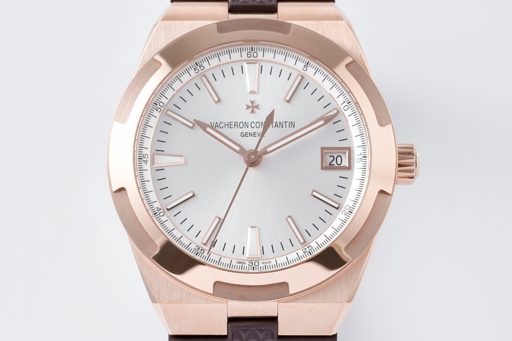 ヴァシュロン・コンスタンタン オーヴァシーズ 41mm