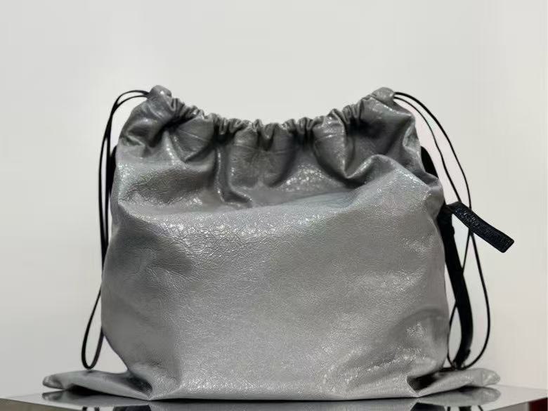 バレンシアガ「Balenciaga」SHOPPER DUSTBAG レザートラッシュポーチ