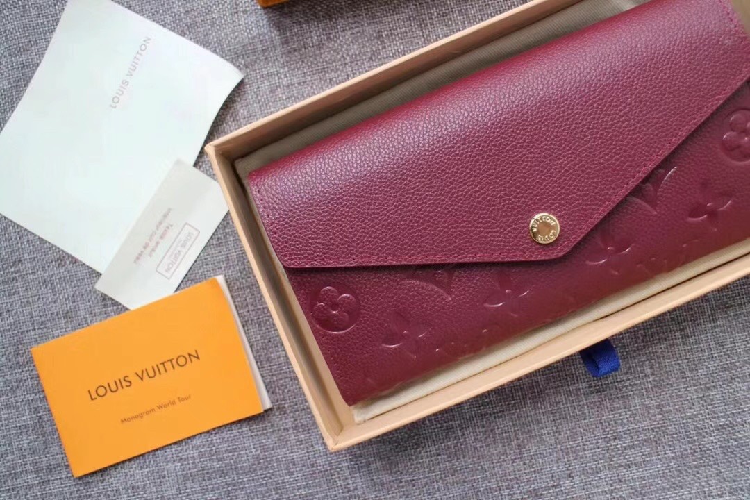 ルイ・ヴィトン ポルトフォイユ･サラ「封筒型･エンボスレザー」