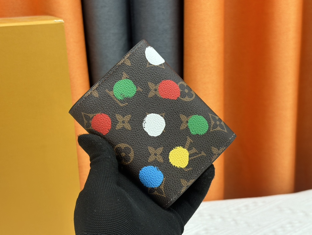 ルイ・ヴィトン ポルトフォイユ･ヴィクトリーヌ ウォレット