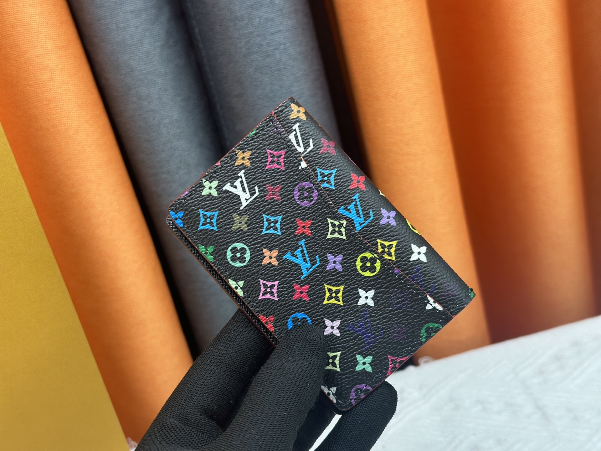 ルイ・ヴィトン「LV x TM」カードケース オーガナイザー･ドゥ ポッシュ