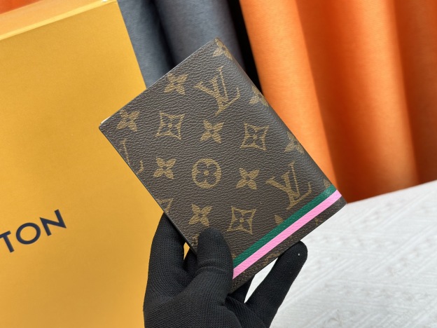 ルイ・ヴィトン パスポートカバー クーヴェルテュール･パスポール