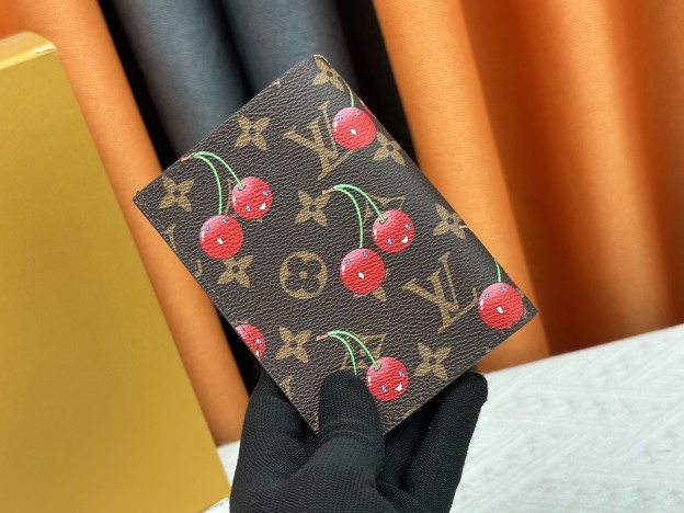 ルイ・ヴィトン パスポートカバー クーヴェルテュール･パスポール