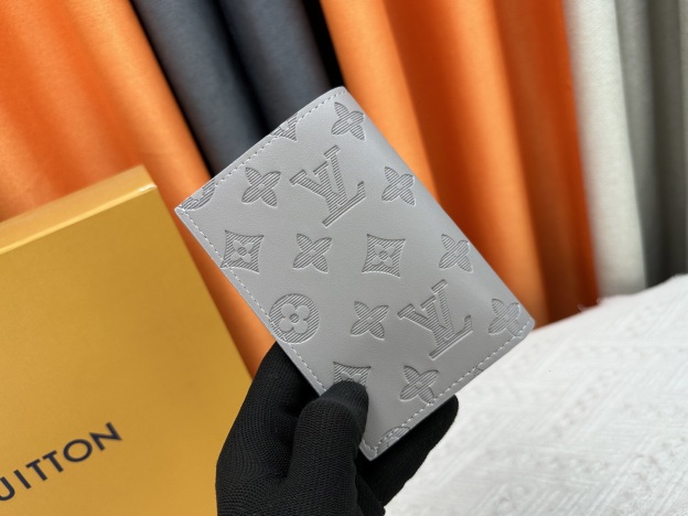 ルイ・ヴィトン パスポートカバー クーヴェルテュール･パスポール