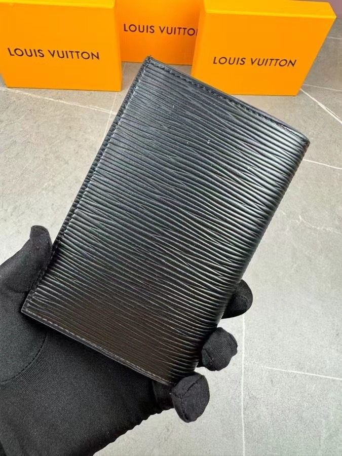 ルイ・ヴィトン パスポートカバー クーヴェルテュール･パスポール