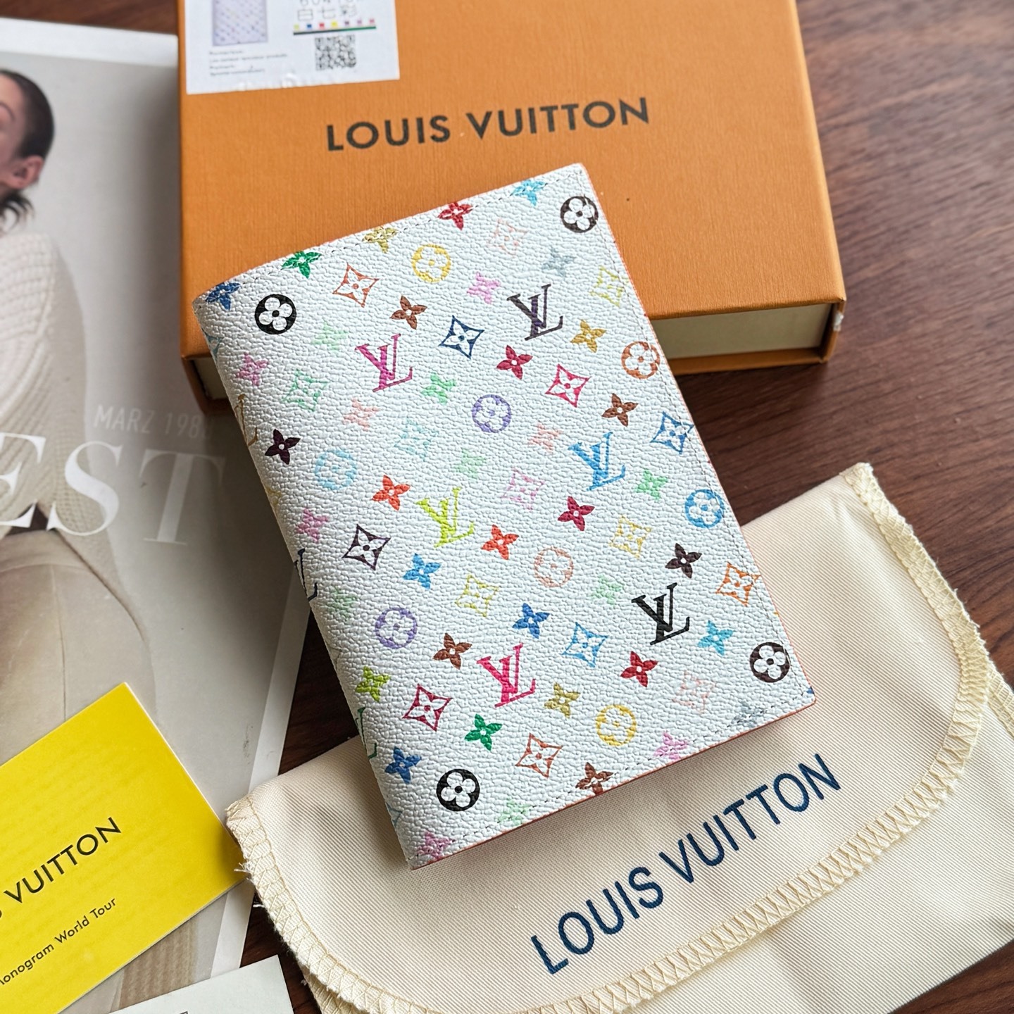 ルイ・ヴィトン「LV x TM」パスポートカバー クーヴェルテュール･パスポール