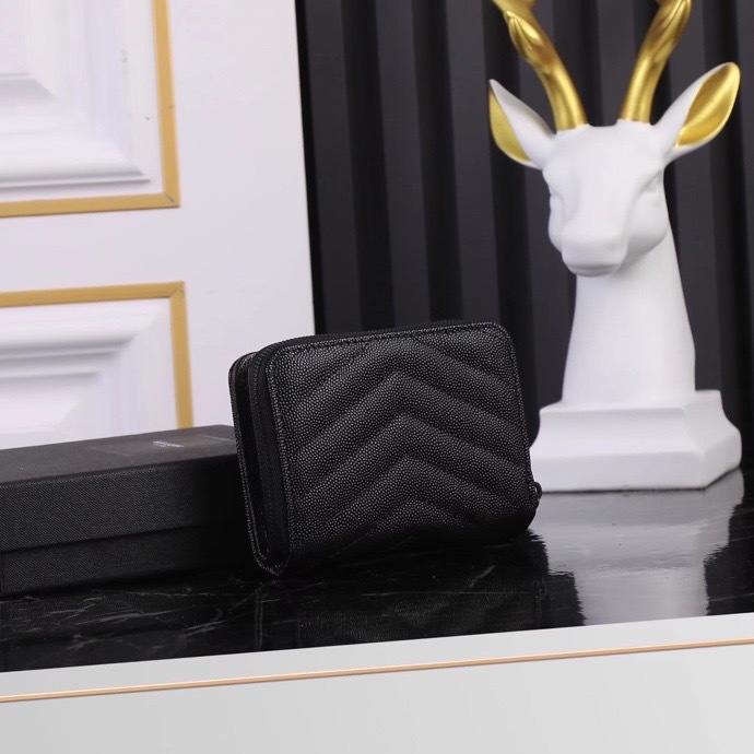 サンローラン「Saint Laurent」モノグラム コンパクト ジップアラウンド ウォレット（グレイン ド プードル エンボスレザー）