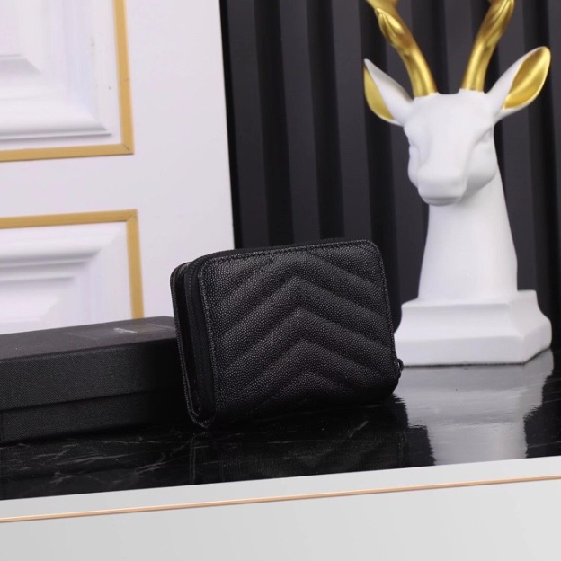 サンローラン「Saint Laurent」モノグラム コンパクト ジップアラウンド ウォレット（グレイン ド プードル エンボスレザー）