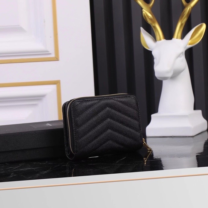 サンローラン「Saint Laurent」モノグラム コンパクト ジップアラウンド ウォレット（グレイン ド プードル エンボスレザー）