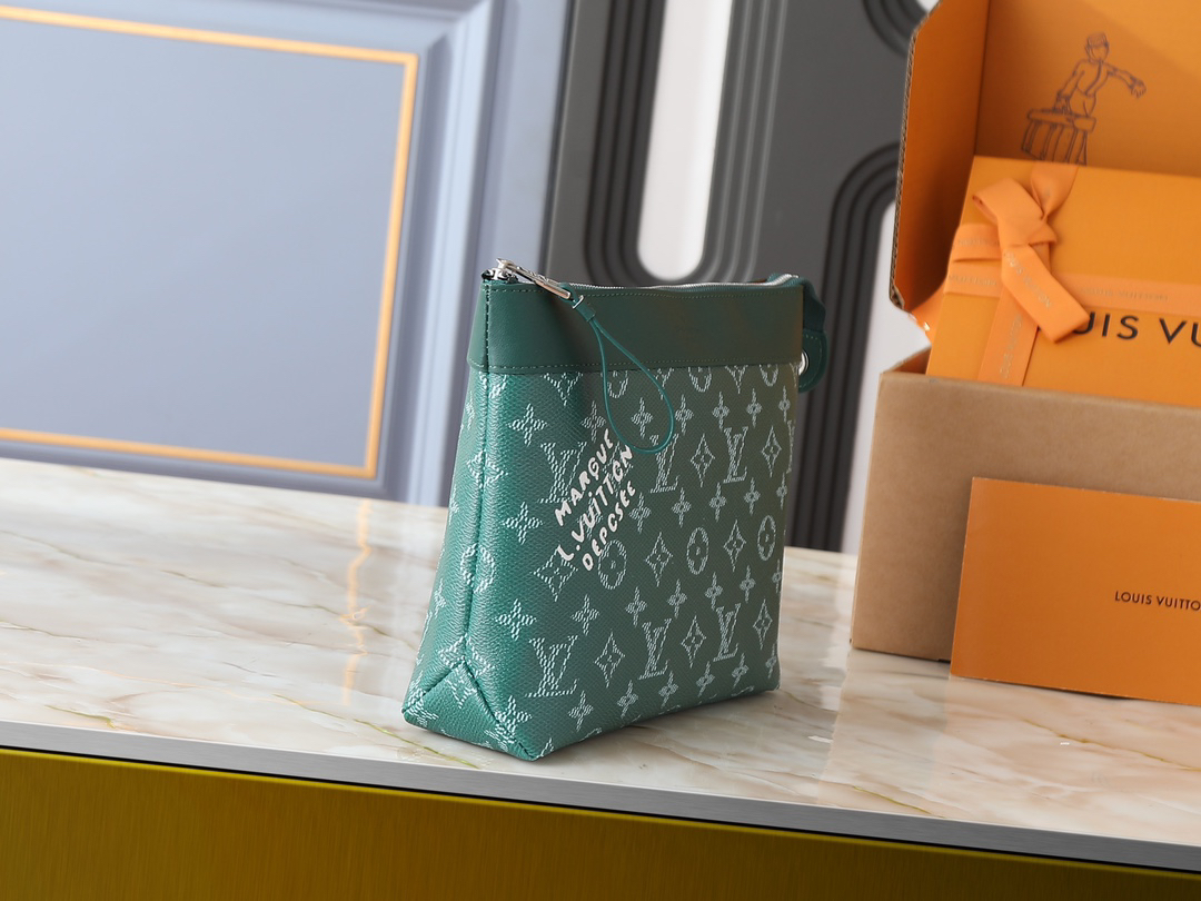 ルイ・ヴィトン「Louis Vuitton」ポシェット･ヴォワヤージュ スープル