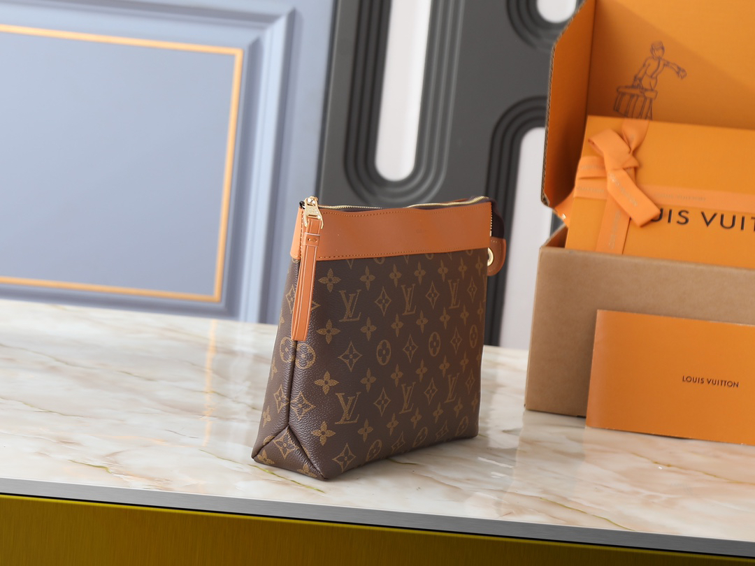 ルイ・ヴィトン「Louis Vuitton」ポシェット･ヴォワヤージュ スープル