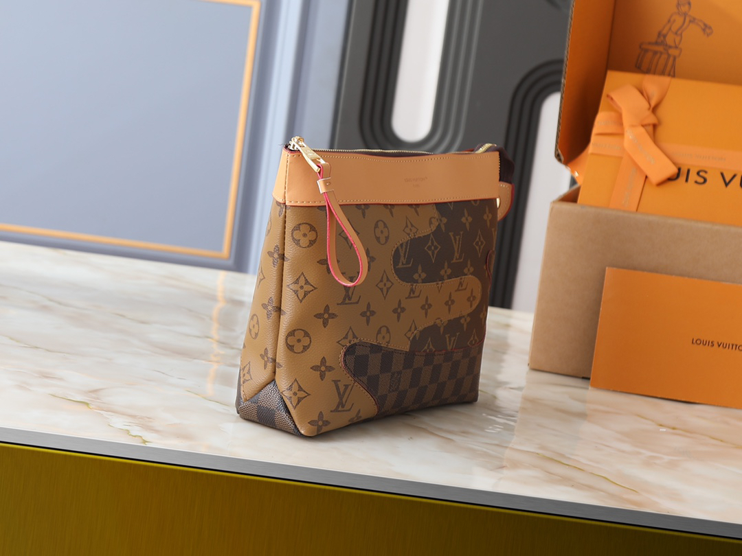 ルイ・ヴィトン「Louis Vuitton」ポシェット･ヴォワヤージュ スープル