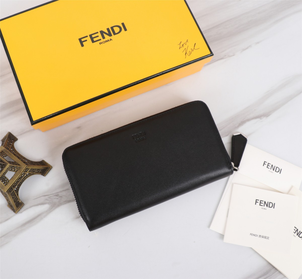 フェンディ「Fendi」FENDI Eyes ジップウォレット
