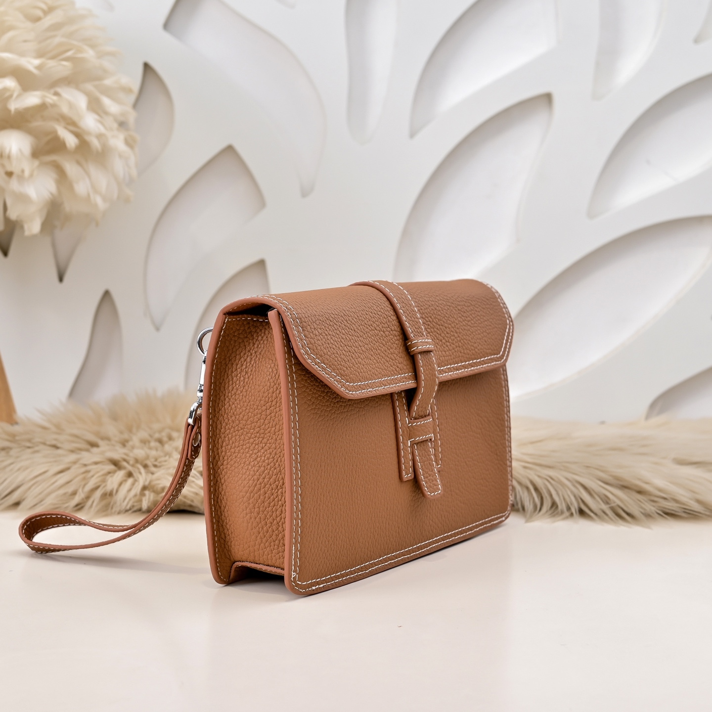 エルメス New H Passant フラップ付きクラッチバッグ