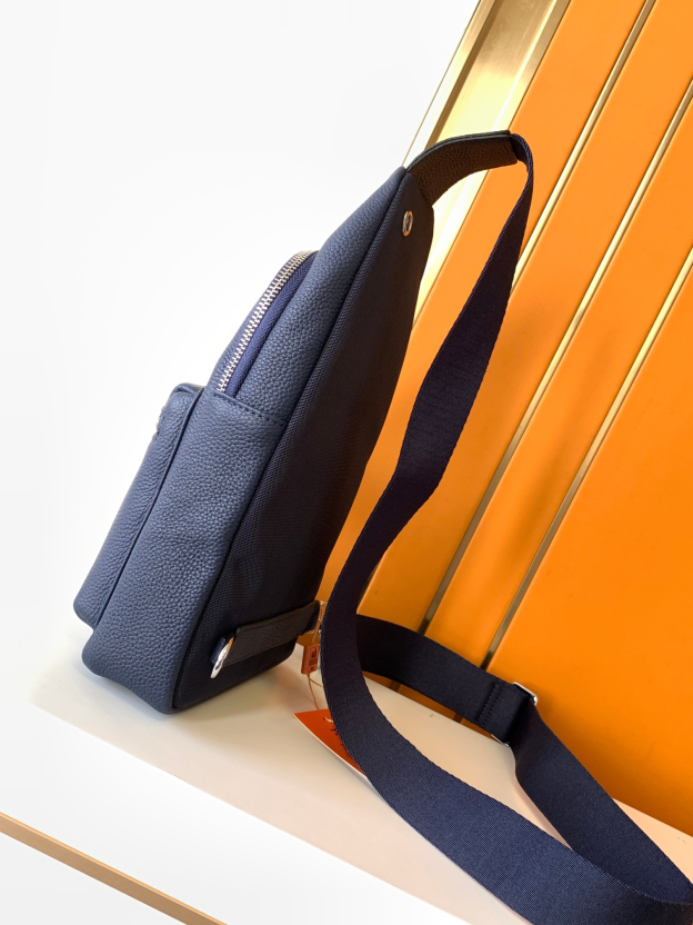 エルメス H エンボス レザー ファニーパック