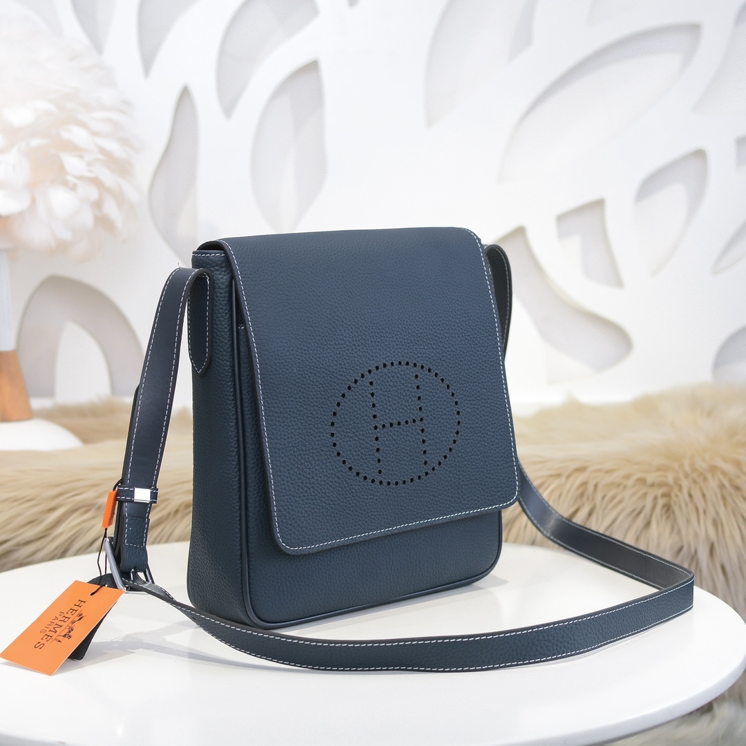 エルメス エヴリン メッセンジャーバッグ「Evelyne Messenger Bag」