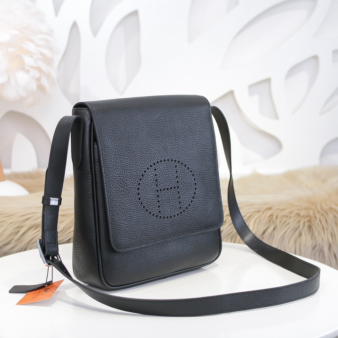 エルメス エヴリン メッセンジャーバッグ「Evelyne Messenger Bag」