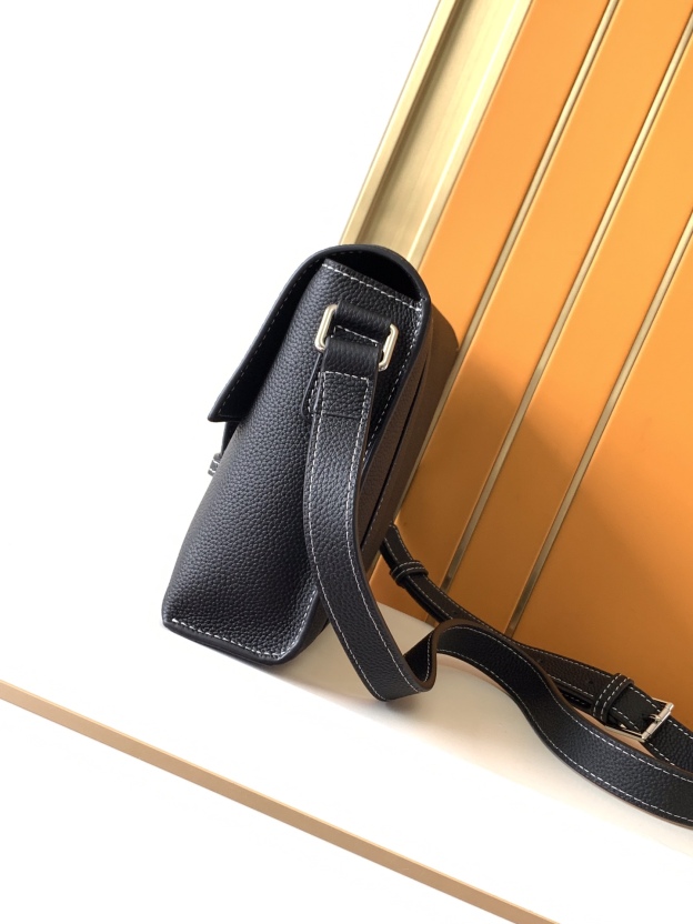 エルメス スティーブ ライト ジュニア メッセンジャーバッグ