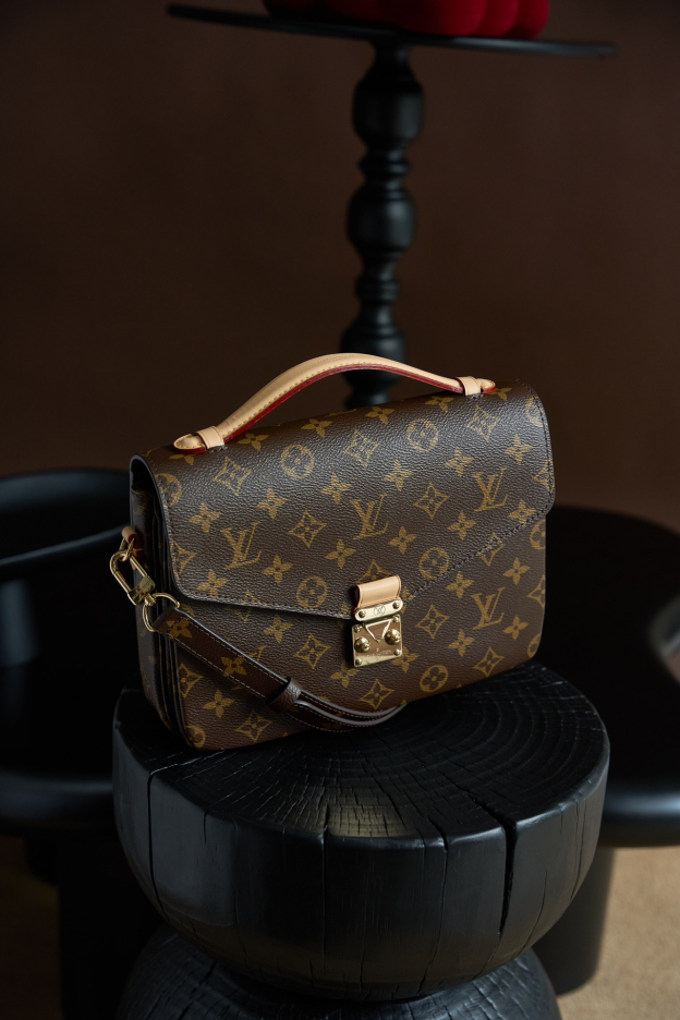 ルイ・ヴィトン「Louis Vuitton」ポシェット・メティス モノグラム ショルダーバッグ