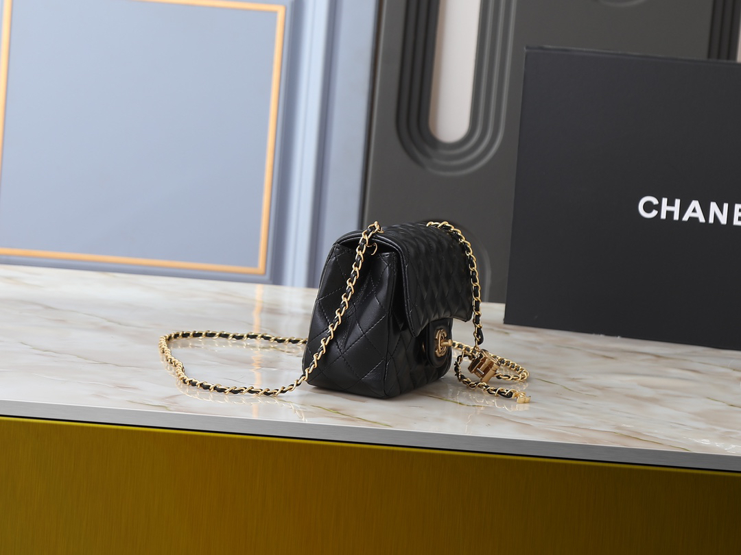 シャネル ミニ フラップ バッグ「Mini Flap Bag」