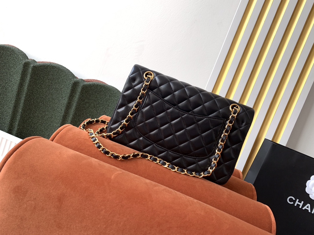 シャネル 11.12 クラシック ハンドバッグ「Flap Bag」