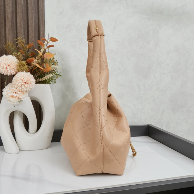 シャネル ホーボー バッグ「Hobo Bag」