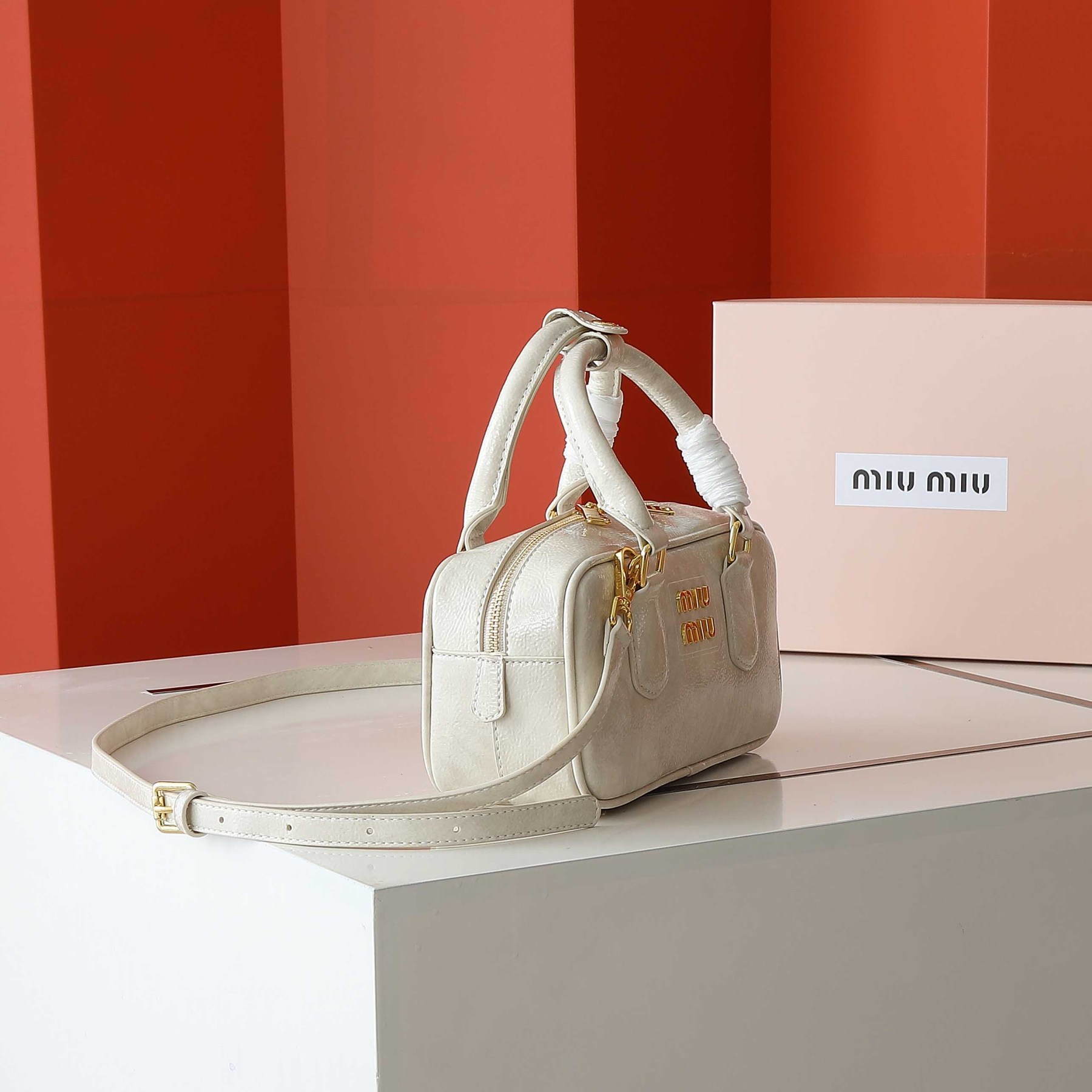ミュウミュウ アルカディ レザー レギュラーバッグ「Arcadie Bag」