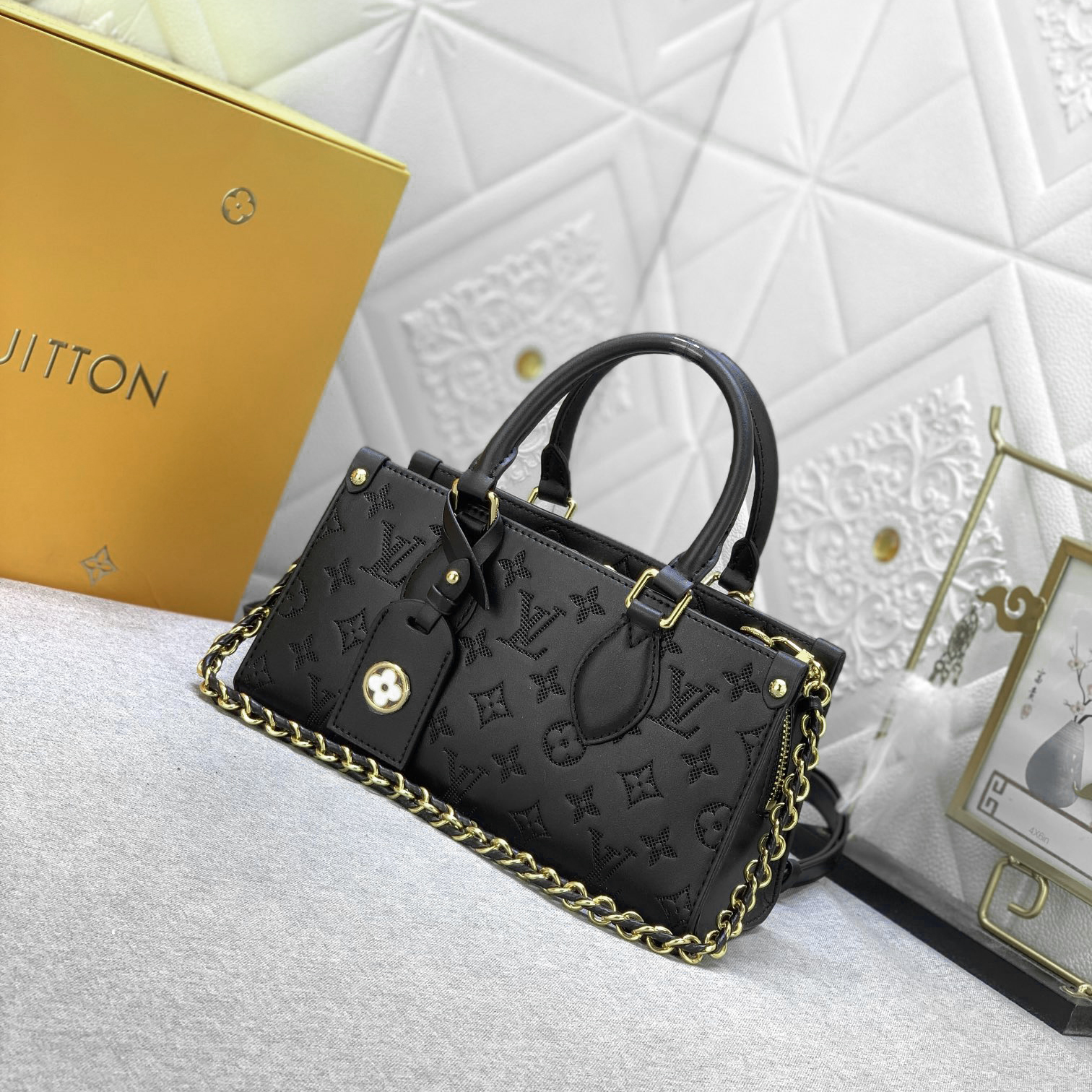 ルイ・ヴィトン「Louis Vuitton」オンザゴー EW