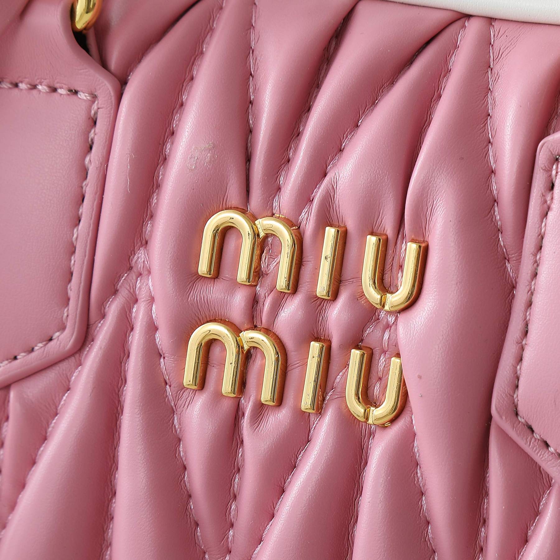 ミュウミュウ アルカディ マテラッセレザー スモールバッグ「Arcadie Bag」