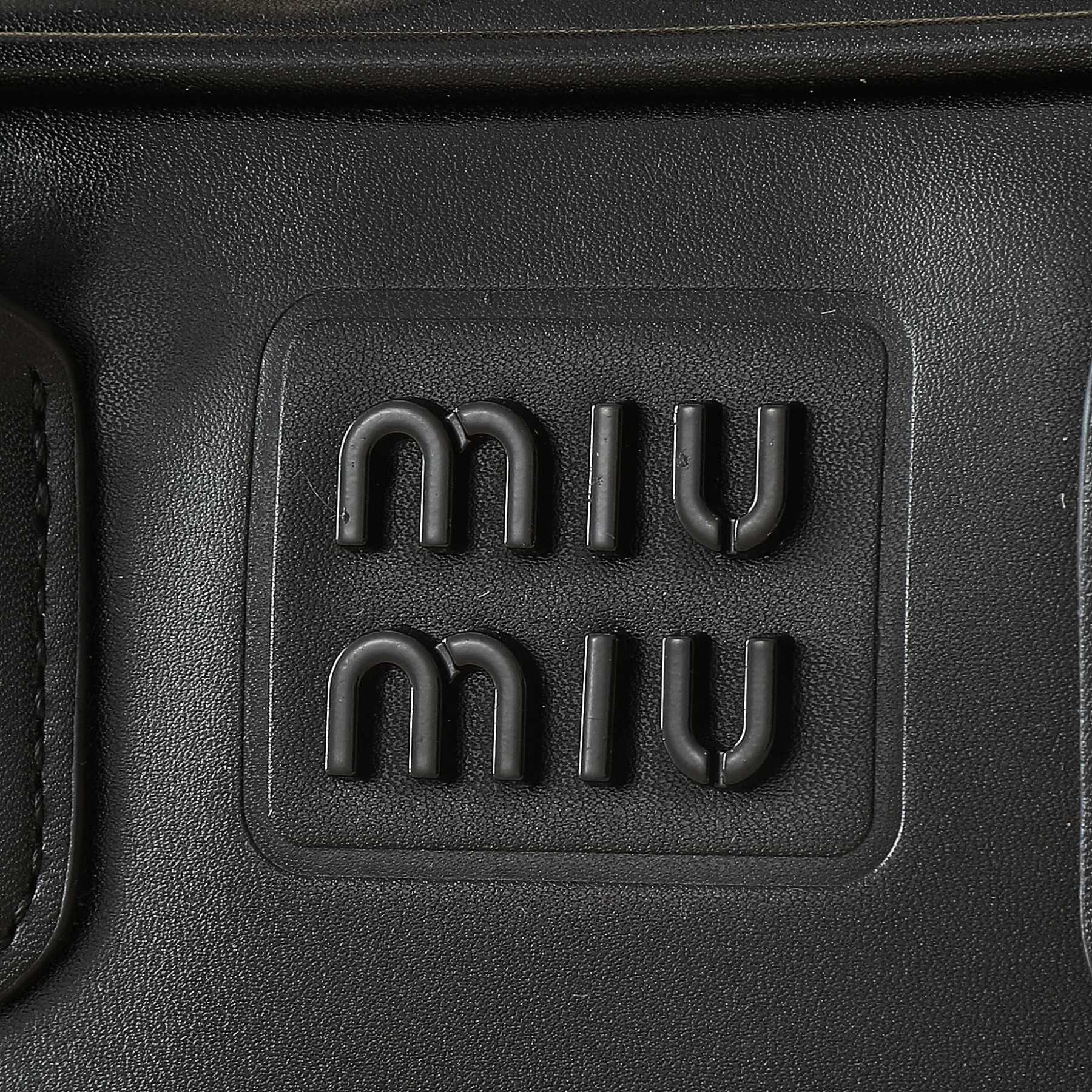 ミュウミュウ アルカディ レザー レギュラー/ラージバッグ「Arcadie Bag」