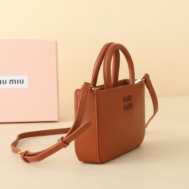 ミュウミュウ アルカディ トップハンドルバッグ「Arcadie Bag」