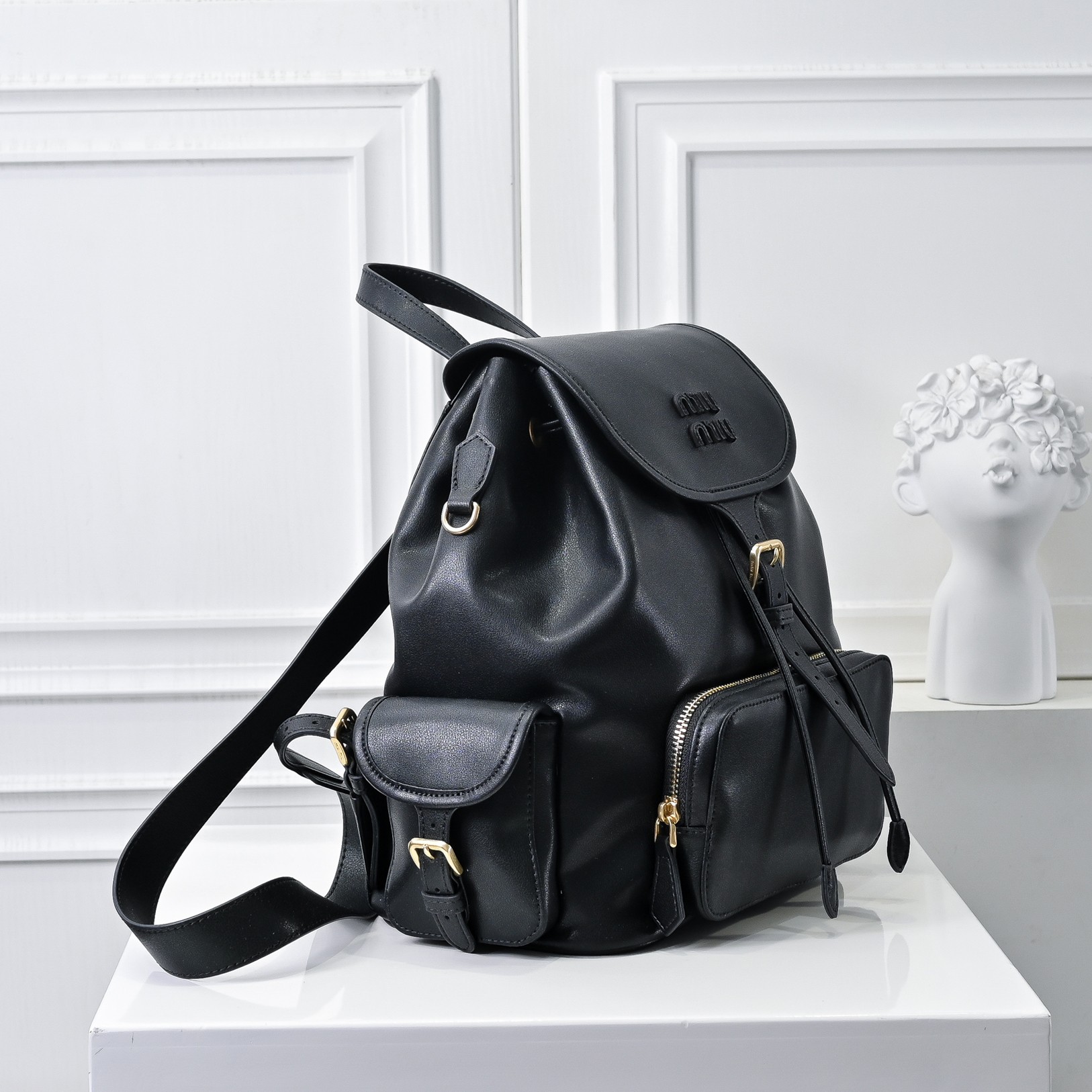 ミュウミュウ アルカディ レザー ラージバックパック「Arcadie Bag」