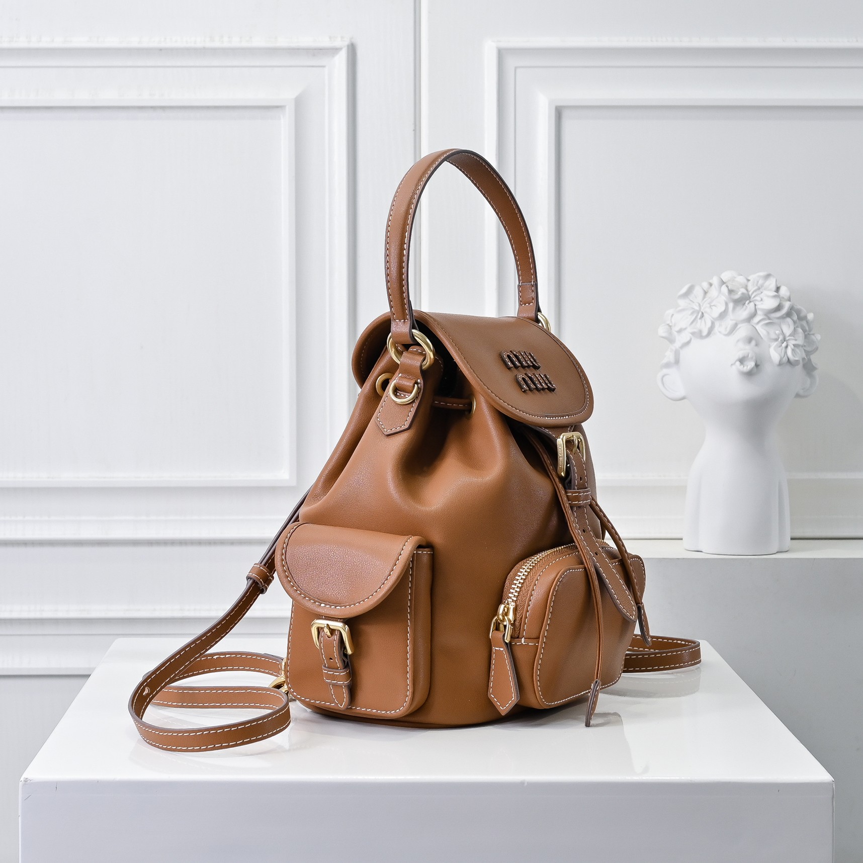 ミュウミュウ アルカディ レザー ミディアムバックパック「Arcadie Bag」