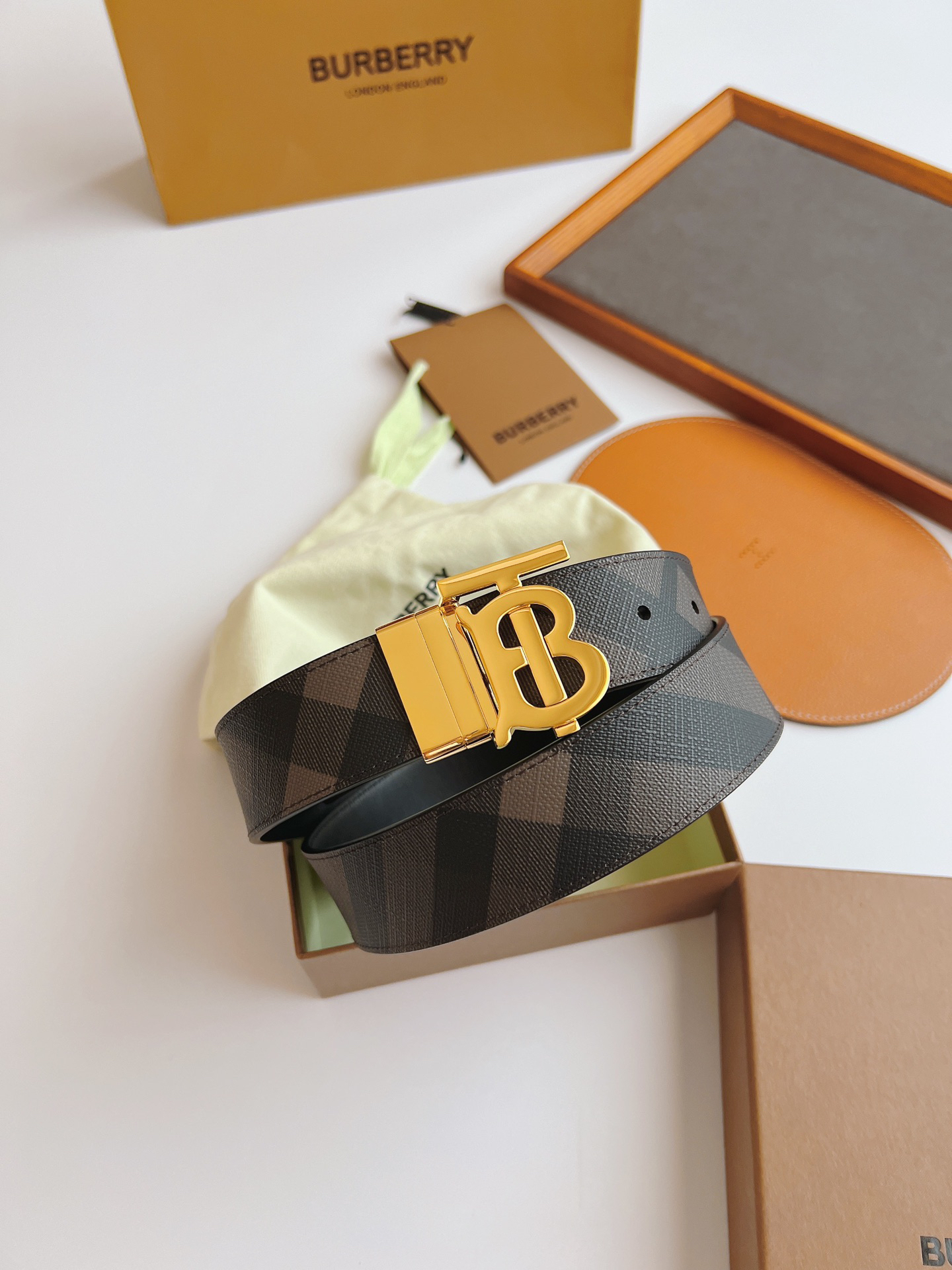 バーバリー「Burberry」フック TBベルト 2色