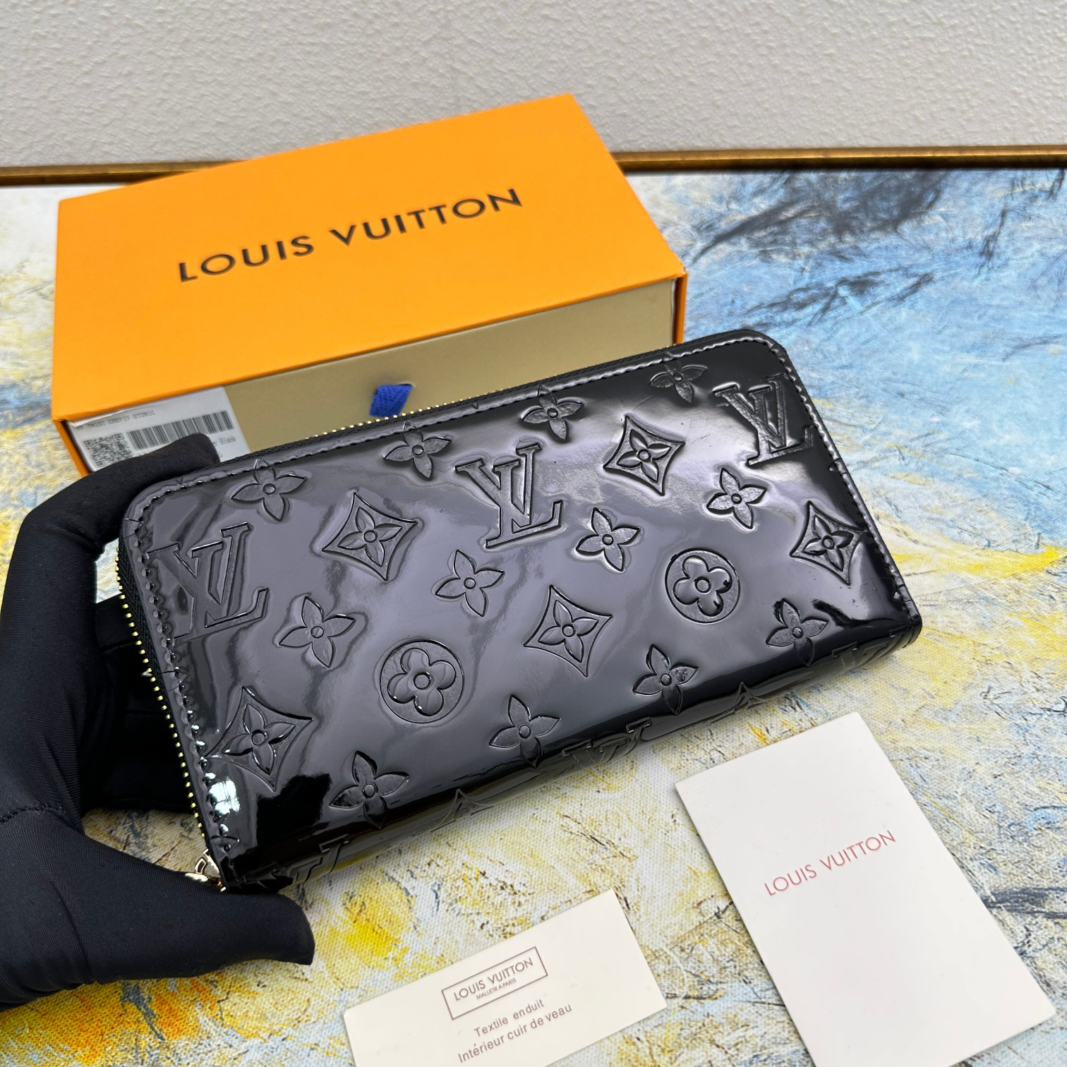 ルイ・ヴィトン ジッピー･ウォレット「エナメル」