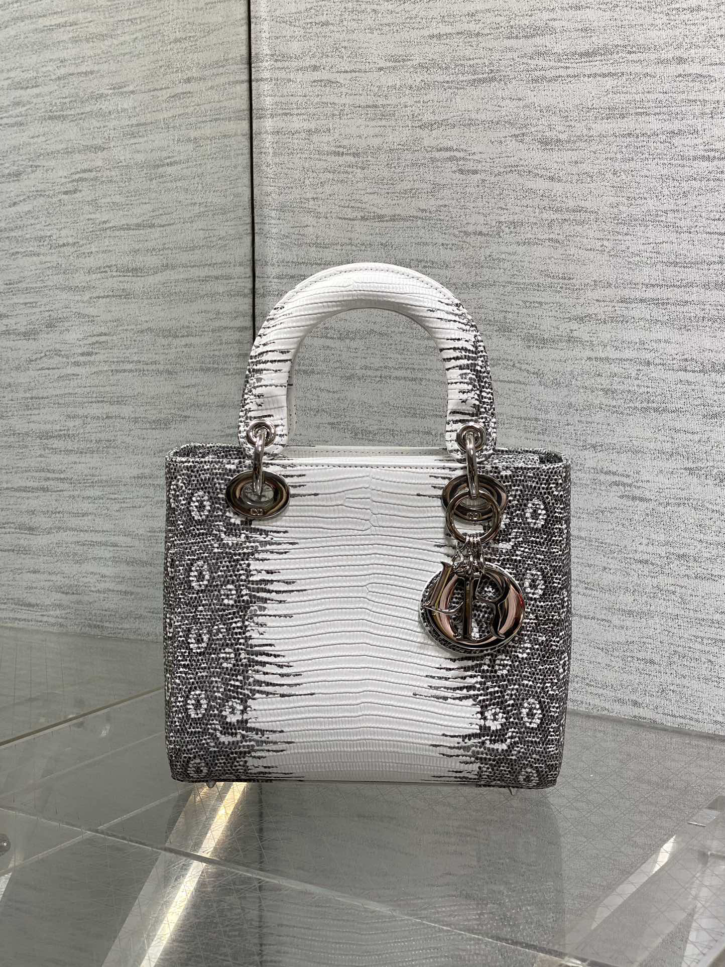 ディオール「Dior」グレーティガー レザーハンドバッグ