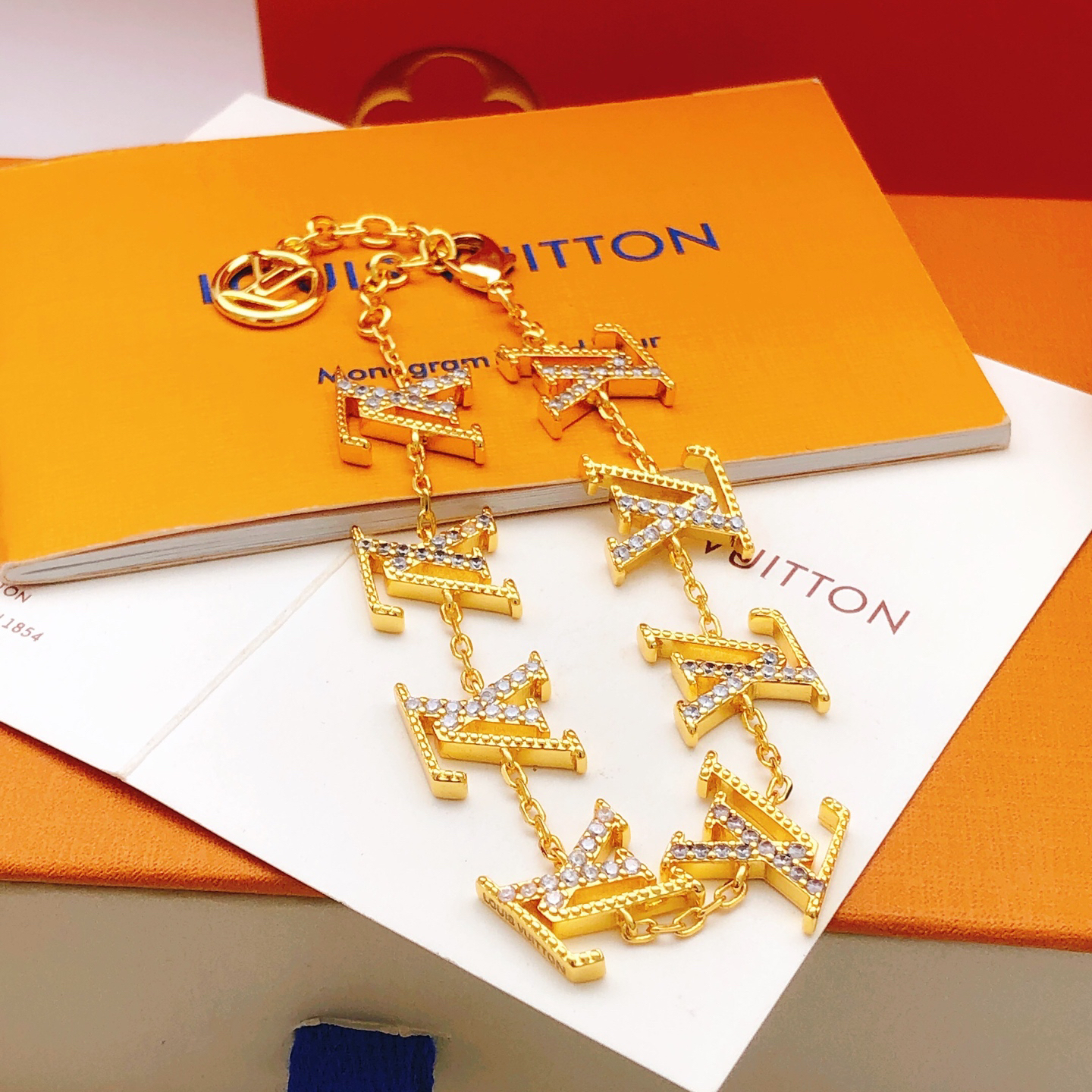 ルイ・ヴィトン シグネチャーチャームブレスレット