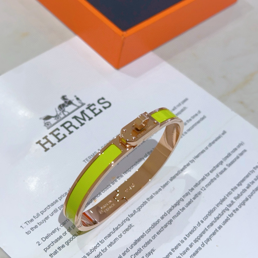 エルメス ブランドの象徴的なブレスレット