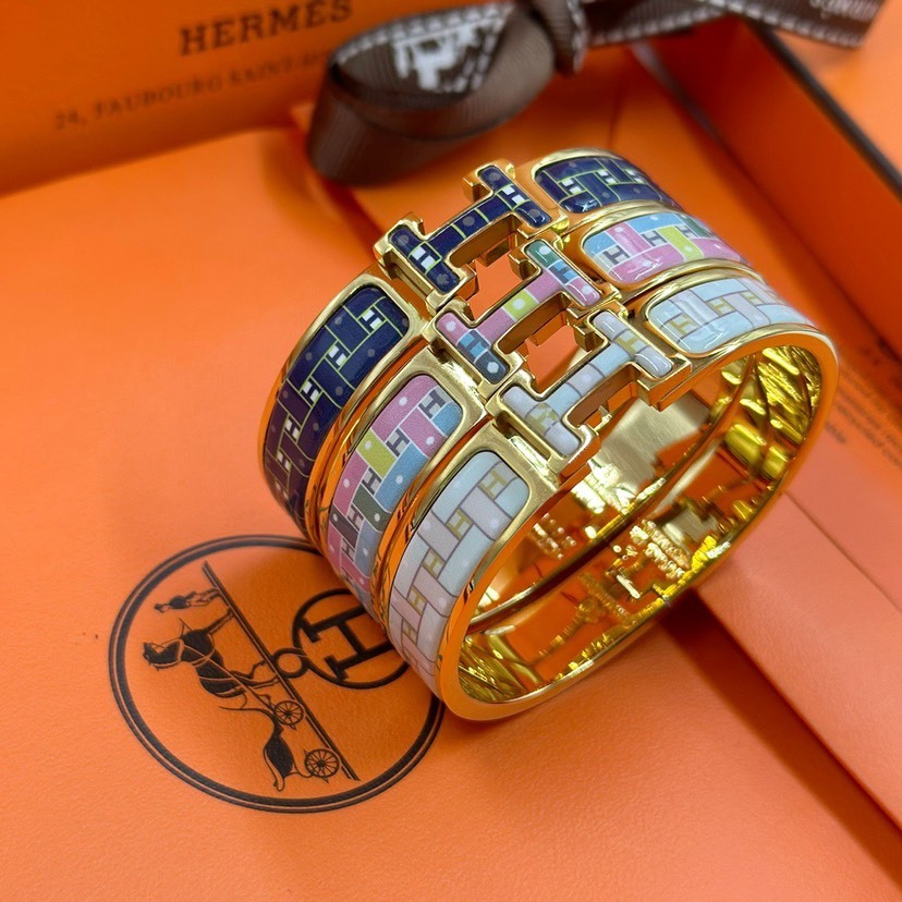 エルメス ブランドの象徴的なブレスレット