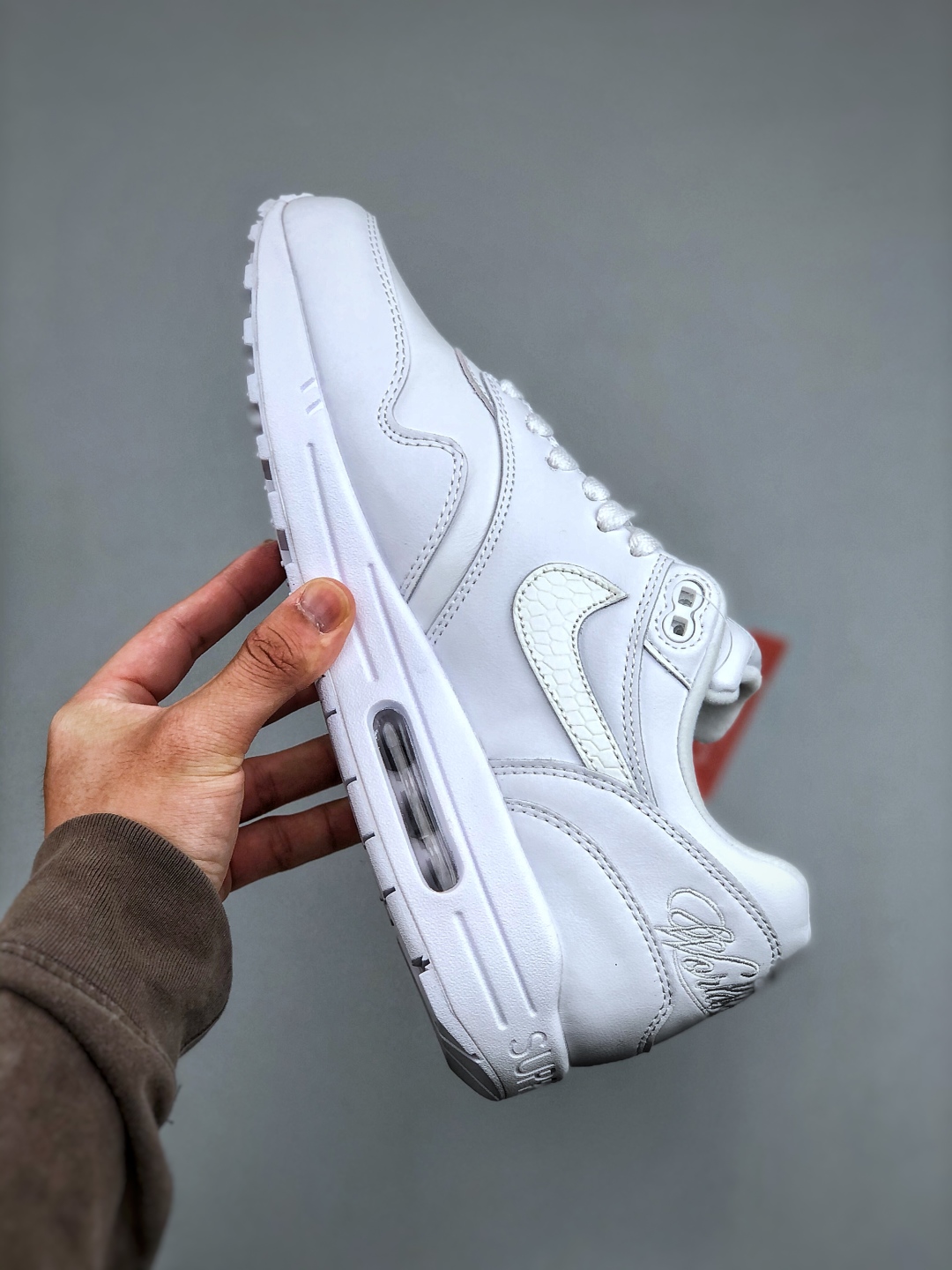 「コラボモデル」Nike Air Max 1 x Supreme スニーカー