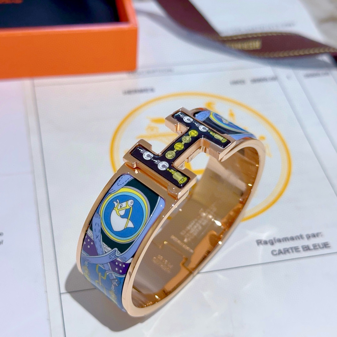 エルメス ブランドの象徴的なブレスレット