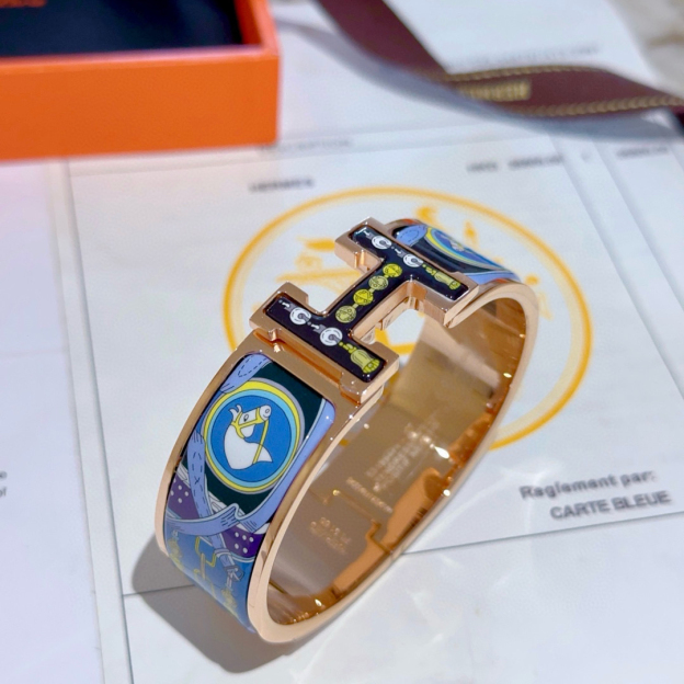 エルメス ブランドの象徴的なブレスレット