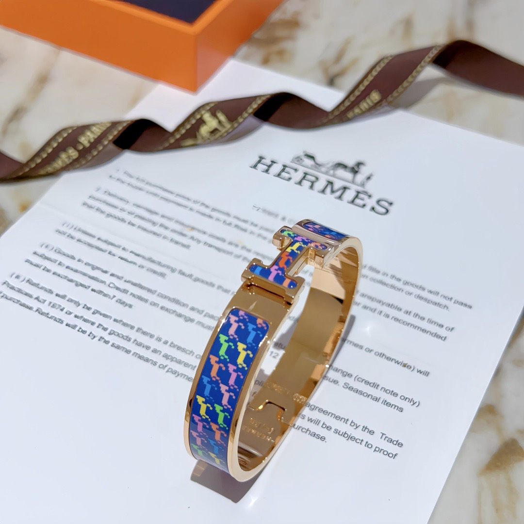 エルメス ブランドの象徴的なブレスレット